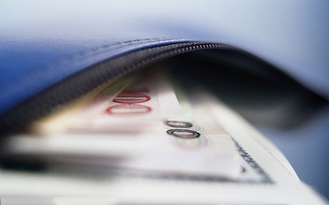随着美元指数跌破100，资管公司可能已转为做空美元